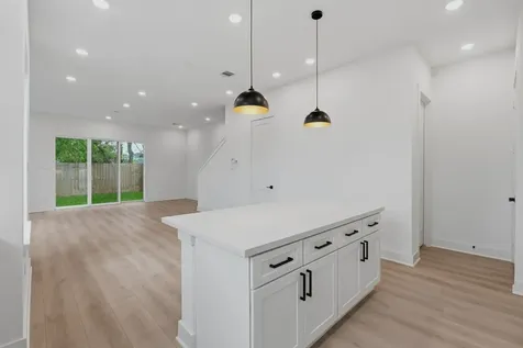 3848 Seabrook Street Houston TX 77021