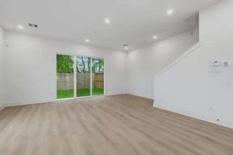 3848 Seabrook Street Houston TX 77021