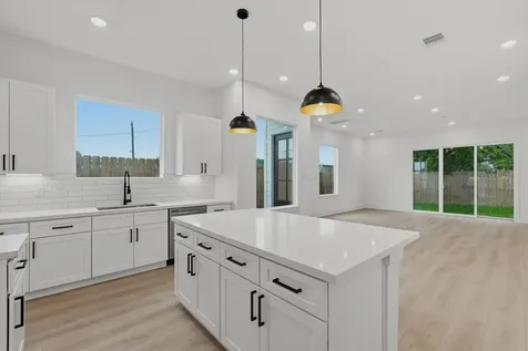 3848 Seabrook Street Houston TX 77021