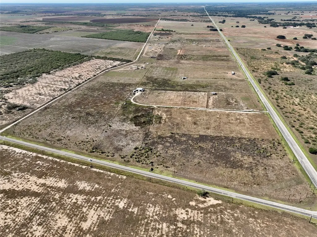 000 Sh 97 Floresville TX 78114
