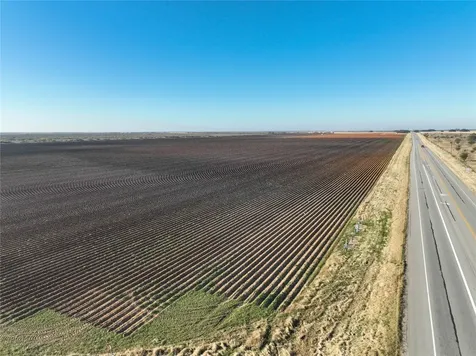000 Sh 97 Floresville TX 78114