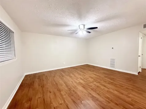 201 S Kaysie Street 17 Angleton TX 77515