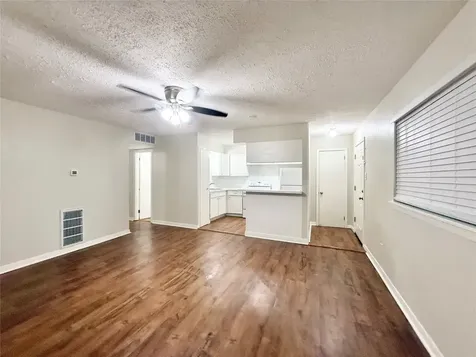 201 S Kaysie Street 17 Angleton TX 77515