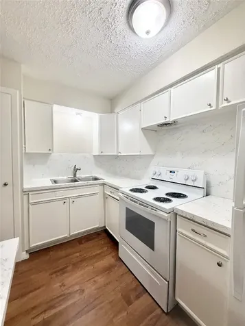 201 S Kaysie Street 17 Angleton TX 77515