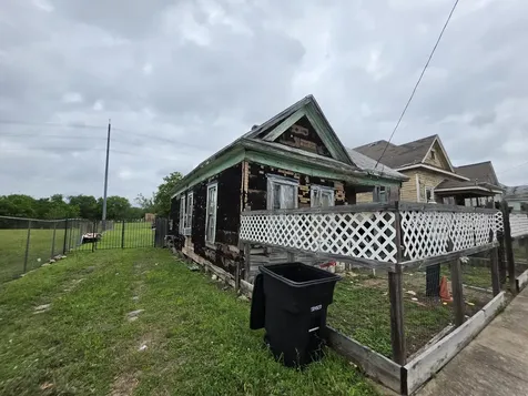 213 Hogan Street Houston TX 77009