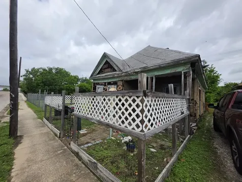 213 Hogan Street Houston TX 77009