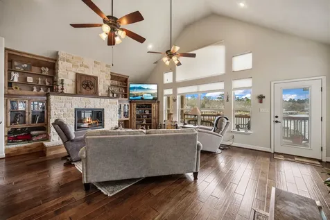 507 W Lake Shore Drive Livingston TX 77351