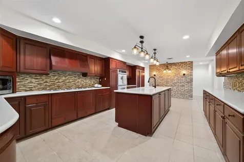 2016 Main Street 3 Houston TX 77002