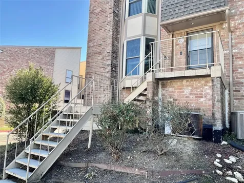 2119 Place Rebecca Lane F7 Houston TX 77090