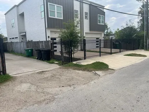 1511 Weiss Street Houston TX 77009