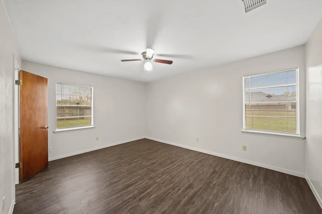 322 Pinedale Avenue Arcola TX 77583