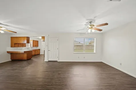 322 Pinedale Avenue Arcola TX 77583
