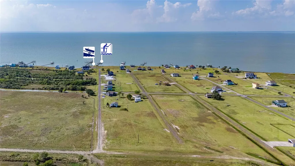 Lot 3-4 Mockingbird Lane Anahuac TX 77514