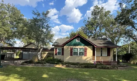 207 S Elm Street Glen Flora TX 77443