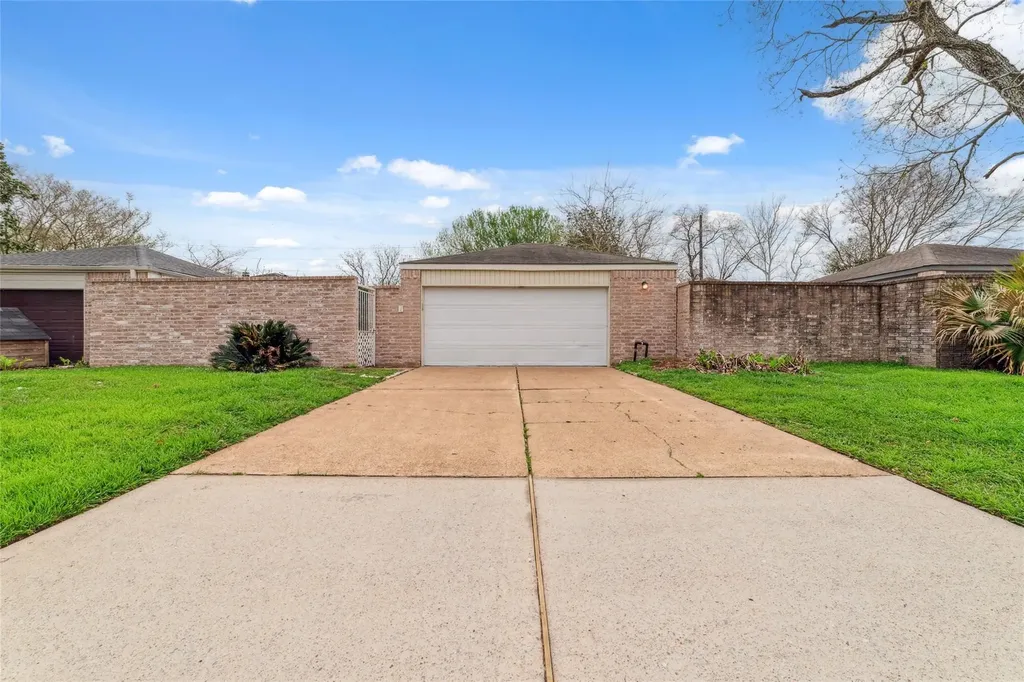 16123 Ridgegreen Drive Houston TX 77082