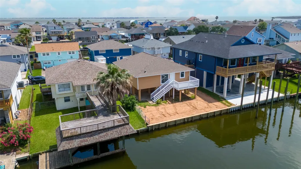 901 Bonita Street Bayou Vista TX 77563