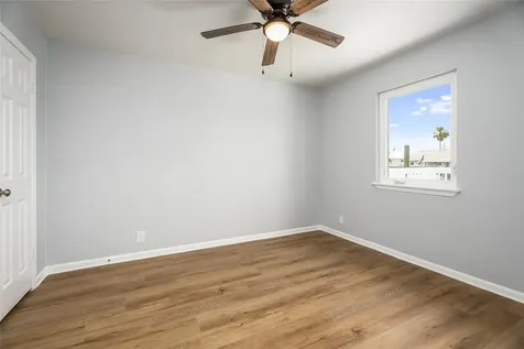 901 Bonita Street Bayou Vista TX 77563