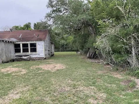 343 County Road 272 Bay City TX 77414