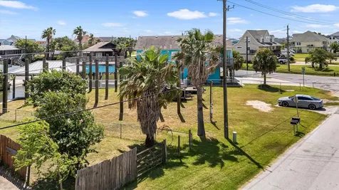 1526 103rd Street Galveston TX 77554
