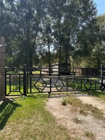 196 County Road 337 Cleveland TX 77327