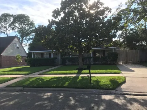 12018 Mulholland Drive Meadows Place TX 77477