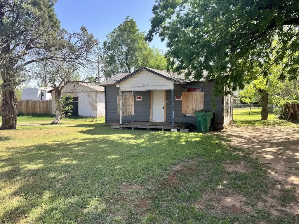 2517 Bowie Street Vernon TX 76384