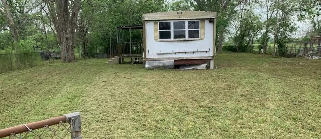 164 County Road 162 Bay City TX 77414