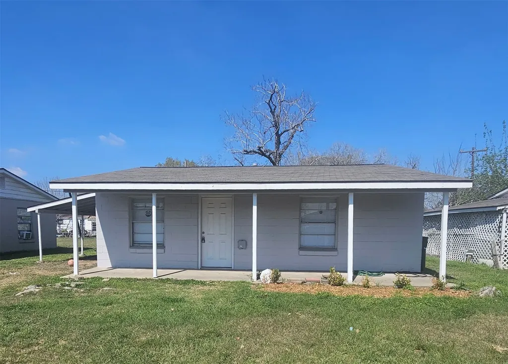 1311 Fred Street El Campo TX 77437