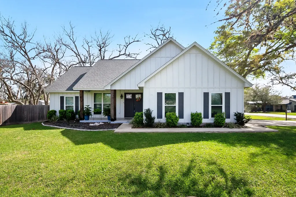 502 Tall Timber Drive West Columbia TX 77486