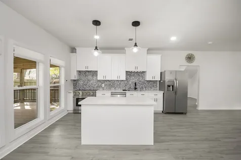 502 Tall Timber Drive West Columbia TX 77486