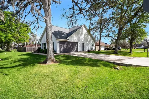 502 Tall Timber Drive West Columbia TX 77486