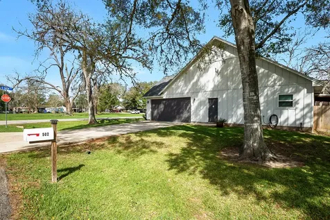 502 Tall Timber Drive West Columbia TX 77486
