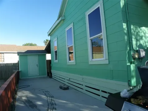 1106 40th Street Galveston TX 77550