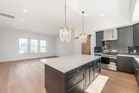 2318 Mills Street Houston TX 77026