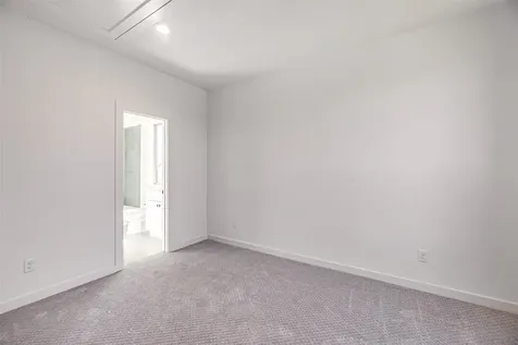 2318 Mills Street Houston TX 77026