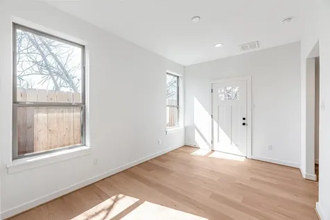 2318 Mills Street Houston TX 77026