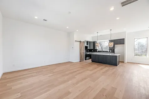 2318 Mills Street Houston TX 77026