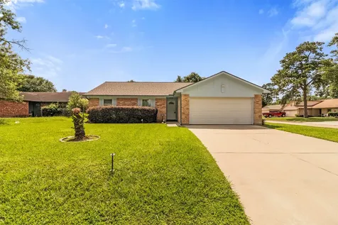 16319 Pitch Pine Drive Houston TX 77070