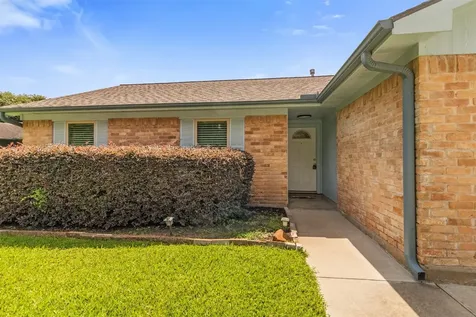 16319 Pitch Pine Drive Houston TX 77070
