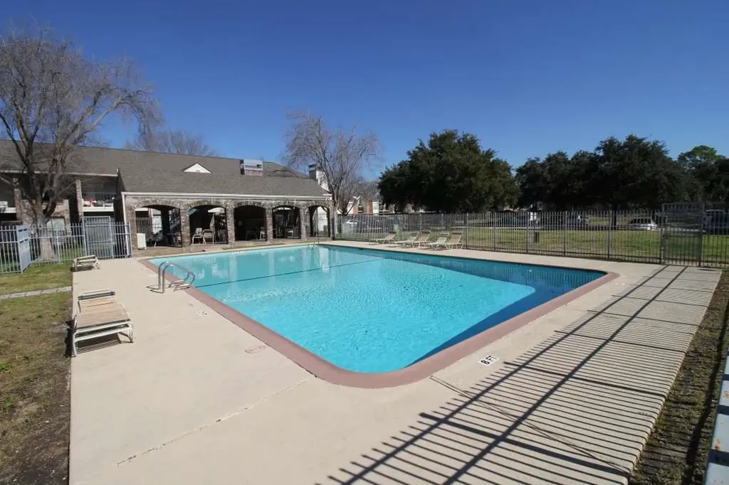 3900 Woodchase Drive 123 Houston TX 77042