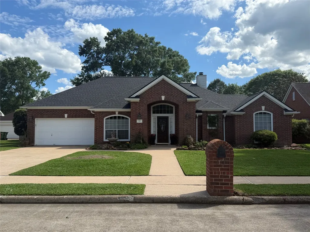 213 Regal Lane Liberty TX 77575
