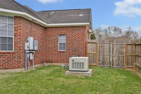 213 Regal Lane Liberty TX 77575