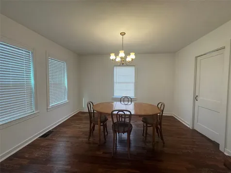 1803 Avenue P Huntsville TX 77340