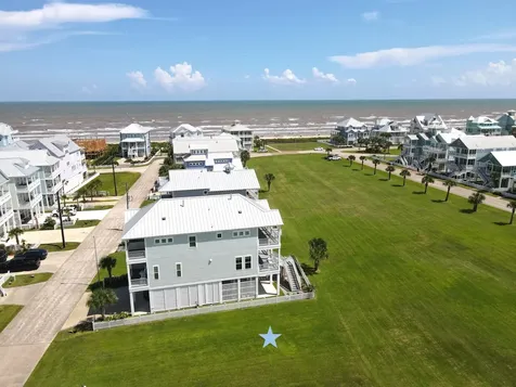 3818 Periwinkle Galveston TX 77554