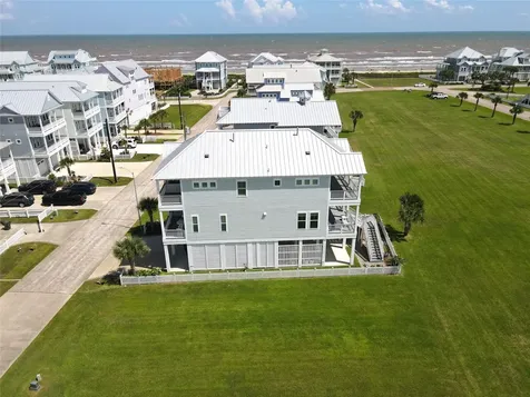 3818 Periwinkle Galveston TX 77554