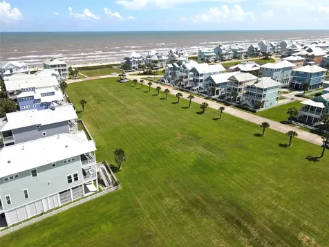 3818 Periwinkle Galveston TX 77554