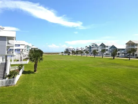 3818 Periwinkle Galveston TX 77554