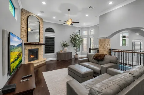 1219 W 25th Street B Houston TX 77008