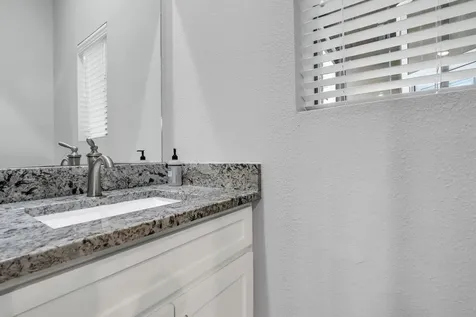 1219 W 25th Street B Houston TX 77008