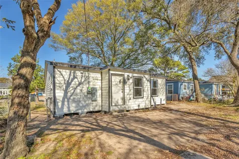 613 19th Avenue N Texas City TX 77590